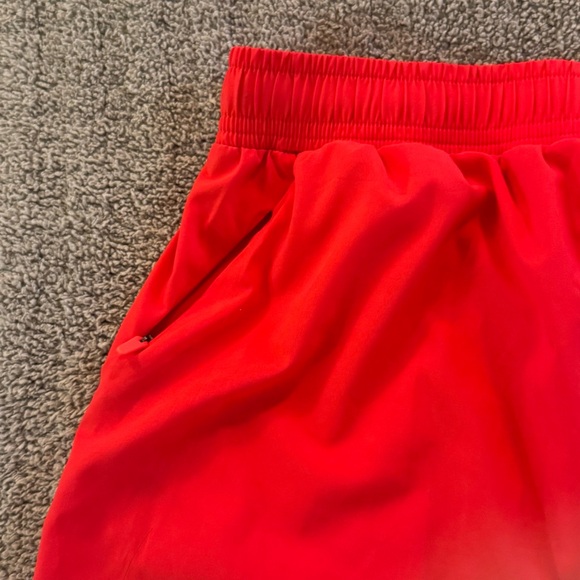 Alo Yoga stride shorts red size xs - Picture 8 of 9
